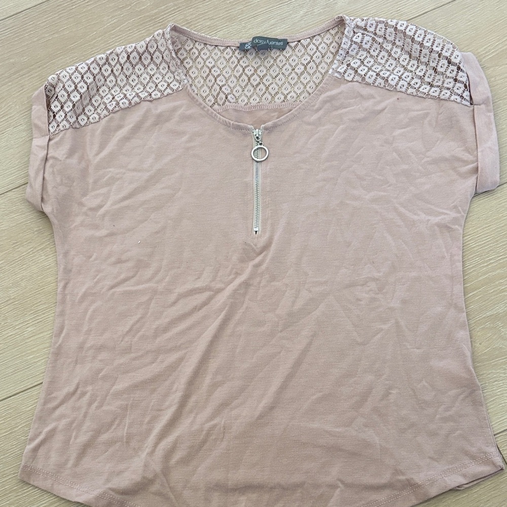 Daisy Fuentes Pale Pink Lace Shoulder Zip Detail Top